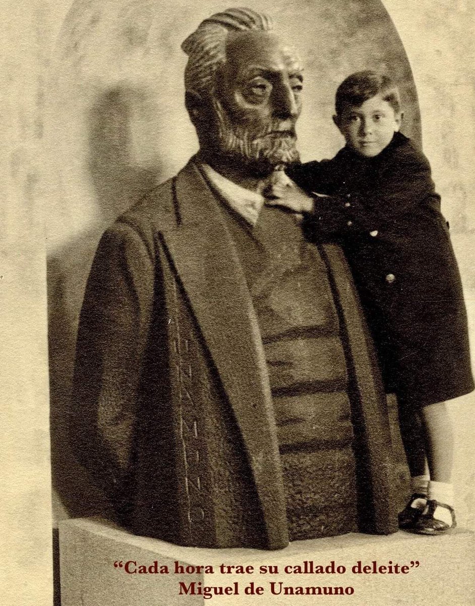 unamuno's tweet photo. Con este maravilloso poema de Unamuno os deseamos Feliz Noche de Reyes:
"Agranda la puerta, Padre, porque no puedo pasar. La hiciste para los niños, yo he crecido, a mi pesar.
Si no me agrandas la puerta, achícame, por piedad; vuélveme a la edad aquella en que vivir es soñar" https://t.co/vzFa24fZ2p
