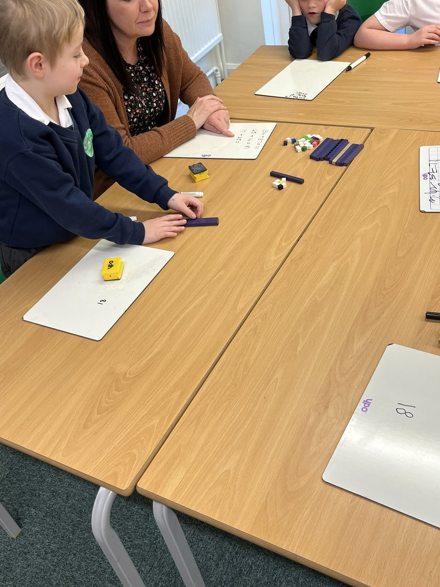 asaleavers27's tweet photo. We have been using base 10 to subtract 2 digit numbers when needing to cross 10 - we did amazing at exchanging ten ones for one ten! #ASAmaths https://t.co/LbWBTag2mB