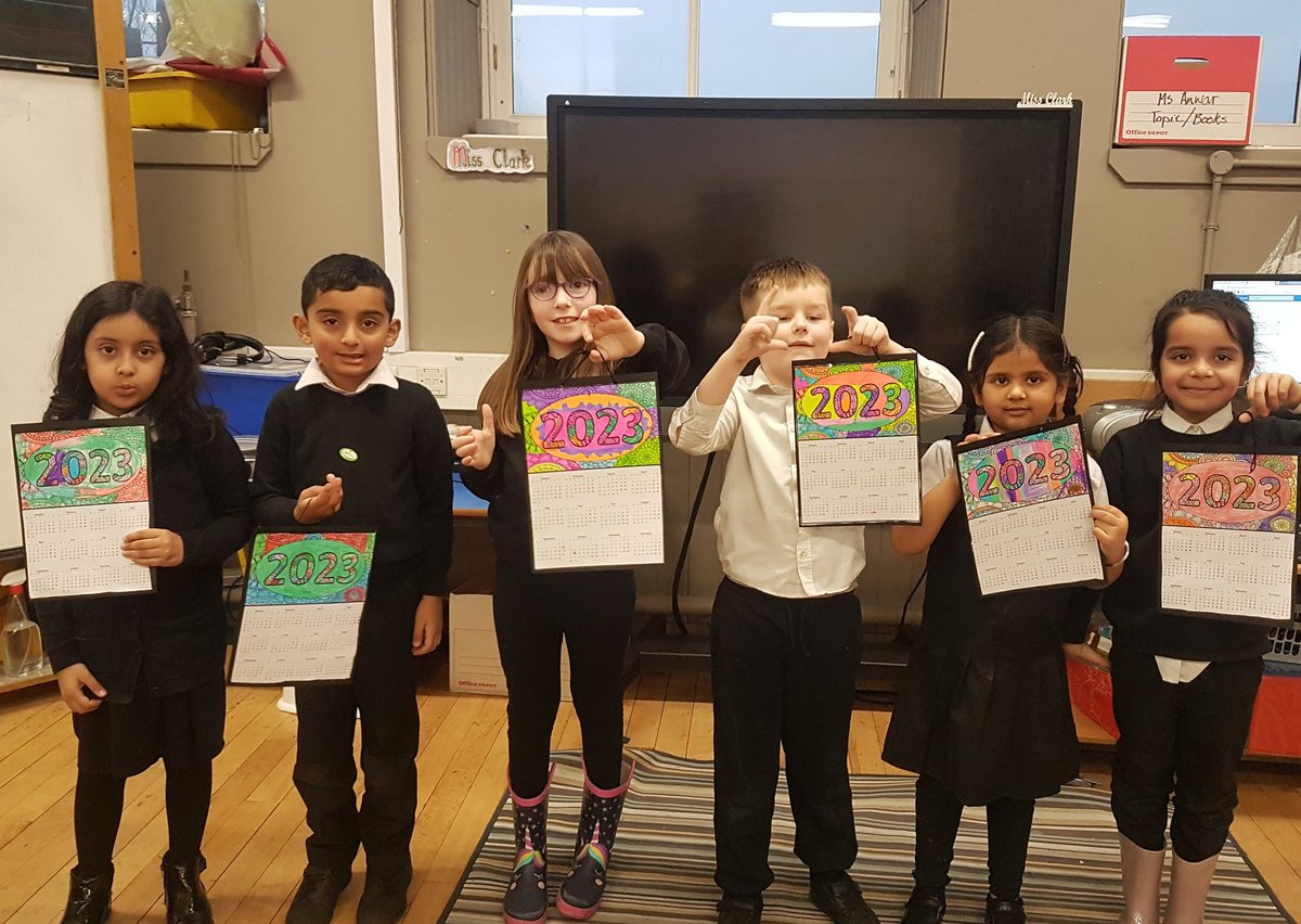 P3LorneStreet's tweet photo. We had a lovely calm afternoon as we decorated these beautiful calendars to some classical music.πΆπ #mindfulnesscolouring #calmclassroom @lornestreet https://t.co/ekDE54icti