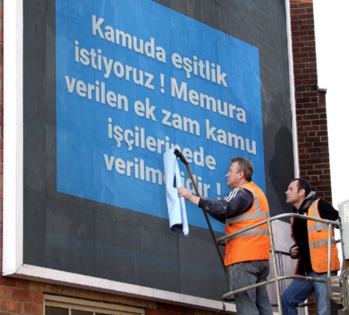 EvrimSar6's tweet photo. Kamuda eşitlik istiyoruz ! Memura verilen ek zam kamu işçilerinede verilmelidir! Biz kamu işçileri olarak adaletinize güveniyoruz... @RTErdogan @vedatbilgn @NureddinNebati
#kamuiscisiekzamistiyor
 #kamuiscisiekzamistiyor https://t.co/6CjszGnkyQ