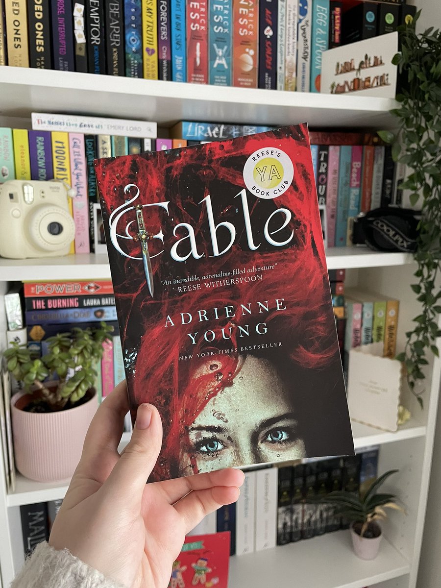 Second book of the year was a book club read - we went for fantasy this time around and it was brilliant. Once I got hooked that was it. Pirates, family drama and slow burn romance - what’s not to love? 🏴‍☠️ #Fable