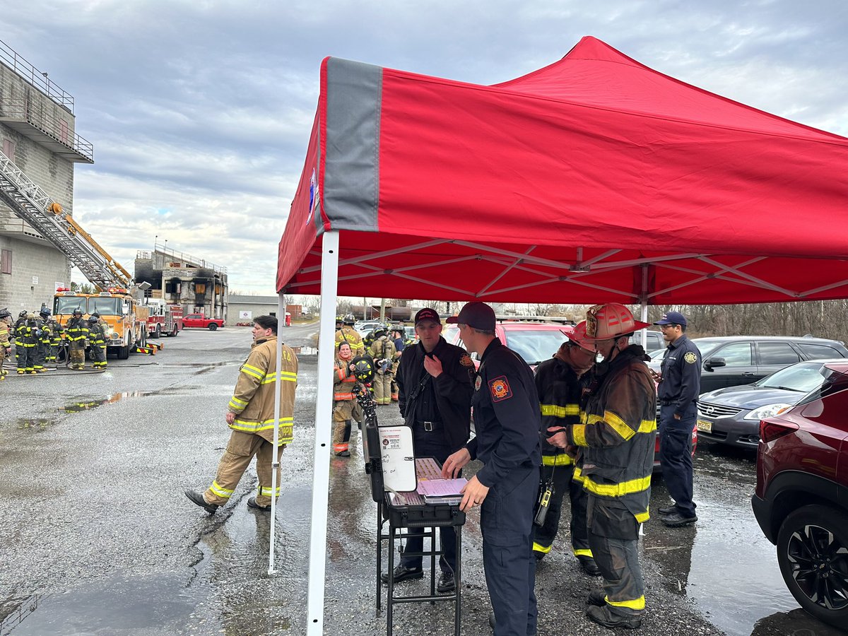 ChesterCityFire's tweet photo. Today, Cadet Class 2022/2023 is conducting their final burn at West Chester Training Center. Not only are these cadets operating with their classmates from Wilmington Fire Department but also with members of the department that they will be working with when they hit the street. https://t.co/urJ2yBfTDc