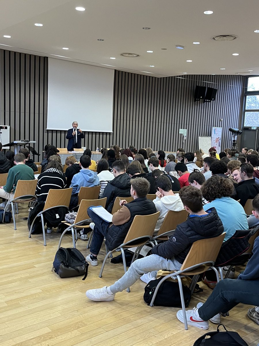 Conférences sur la Démocratie avec les Universitaires Yves Sintomer et Dominique Rousseau# Philosophie, HLP# Accompagnons les citoyens de demain !