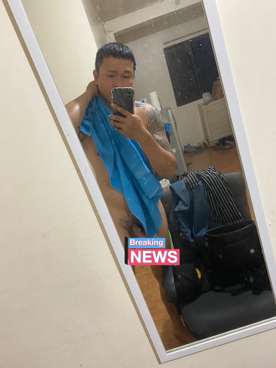 HunkCarlo's tweet photo. Sino pang gising ? Umaatake nnaman insomnia ko sarap mag pa labas 😋 https://t.co/ZzjQrl601B