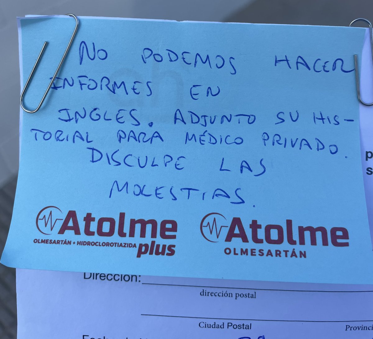 cosasdewala's tweet photo. Respuesta de médico de familia tras solicitar certificado de salud de mi hija para estudiar en un país extranjero . Esto que significa? Qué los médicos de la sanidad privada son más listicos que los de @Murciasalud ?? 
Adjuntaba traducción en castellano, sólo había que rellenar. https://t.co/1QFtdEiEFv