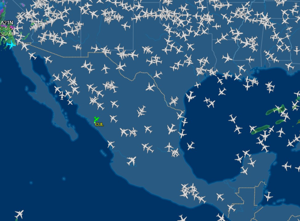 ELDEBATE's tweet photo. ⚠✈Cerrado el espacio aéreo en Sinaloa: Ante la presunta detención de Ovidio Guzmán el espacio aéreo luce despejado 
La información: https://t.co/q9BlyM8t9N https://t.co/Pcso7rZRgO
