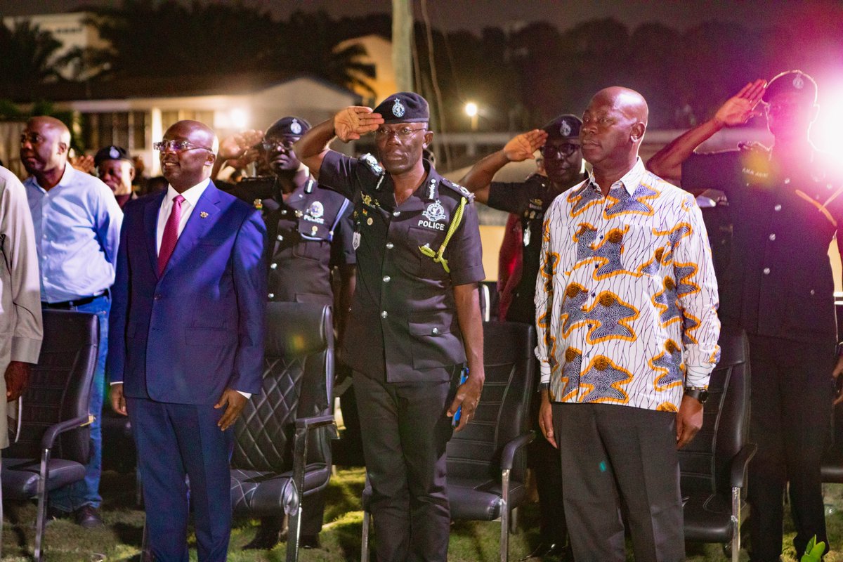 MarginsGroup's tweet photo. Margins Group shows its support to the 
@GhPoliceService by donating 100 M-ECO identity verification devices to assist the police force in executing its duties effectively.

#GhanaPolice
#MarginsGroup https://t.co/4aEiKq1tvP