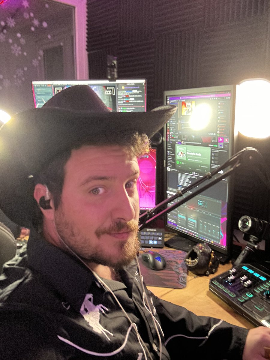 Esto epieza ya.
twitch.tv/handnolo