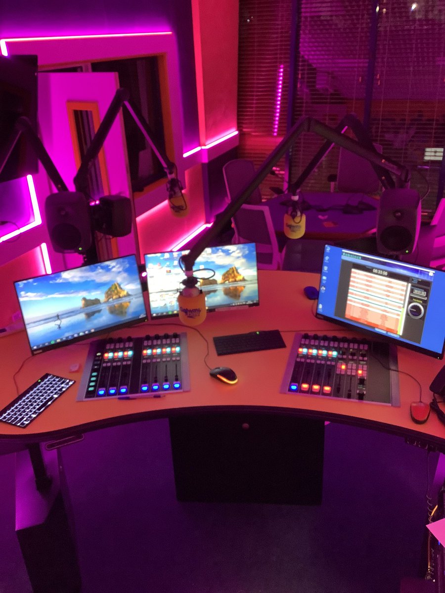 Neil Molloy tweet media