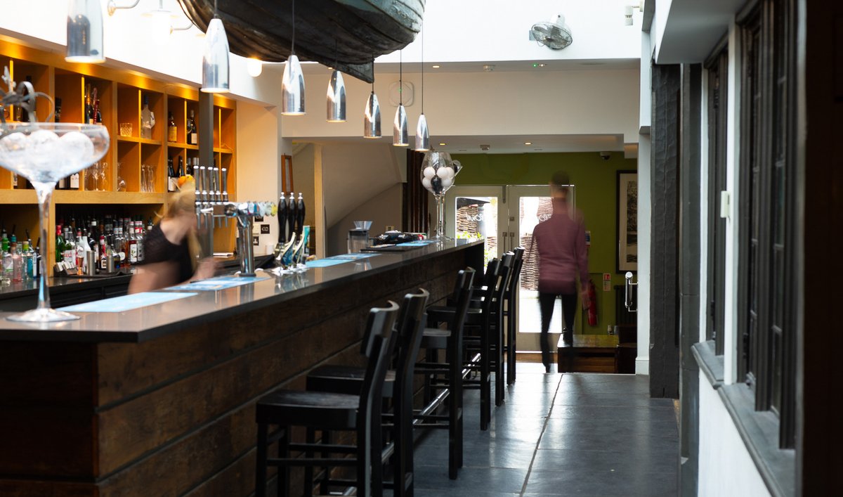 Sorry we're closing! 
Just to let you all know that the hotel and restaurant will be closed between Sunday 8th and Tuesday 10th January. We will then reopen from 12pm on Tuesday. 

We apologise for any inconvenience caused!