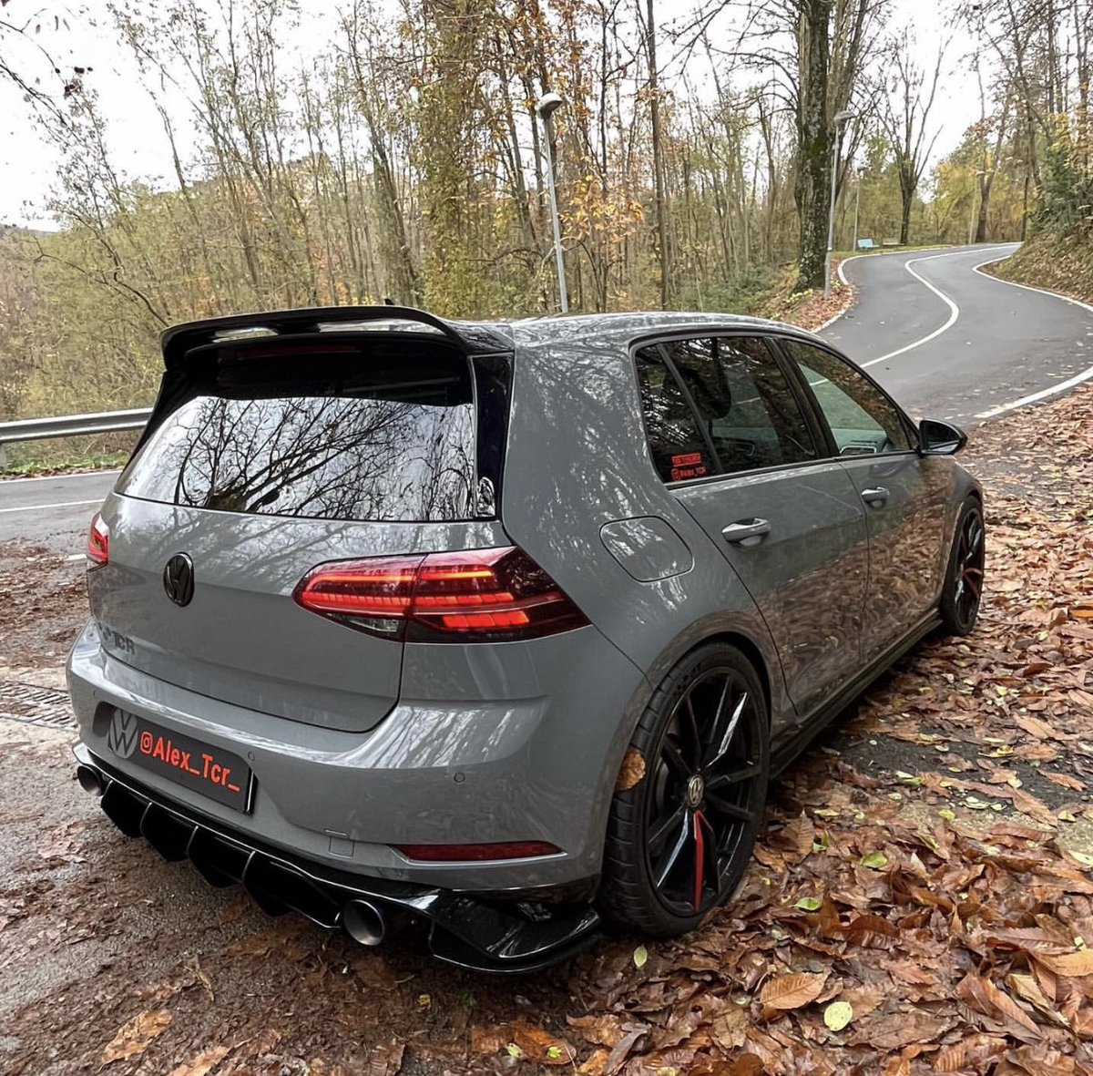 carpxrnpicx's tweet photo. Golf GTI TCR https://t.co/Q3TOevRdNQ