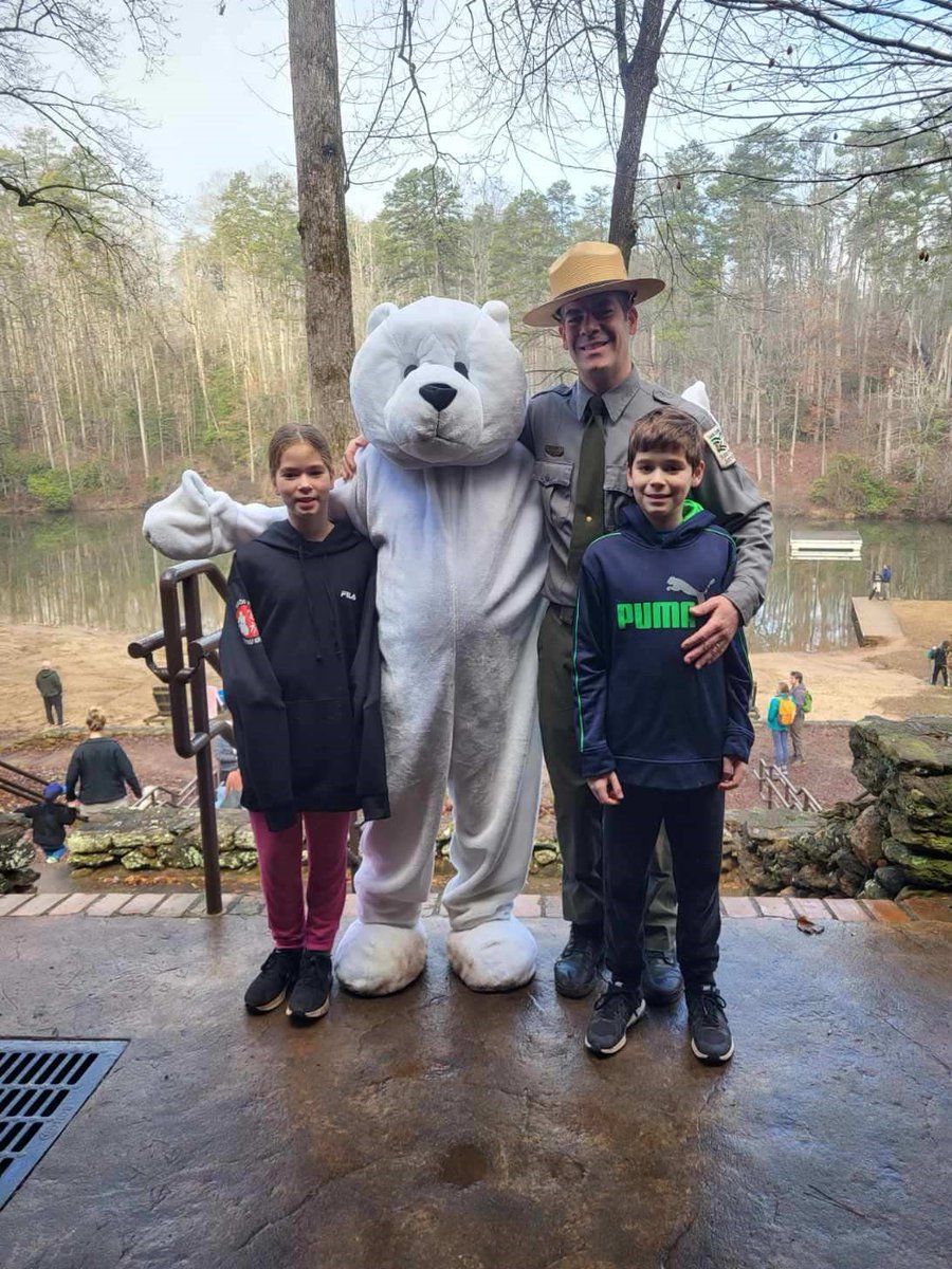SC_State_Parks's tweet image. Ranger Dan Neary &amp;amp; his kids participated in the Polar Plunge at Paris Mountain State Park on Jan. 1 to help raise funds for the Friends of Paris Mountain!  Here's the warm BEFORE &amp;amp; chilly ❄️ AFTER photos!