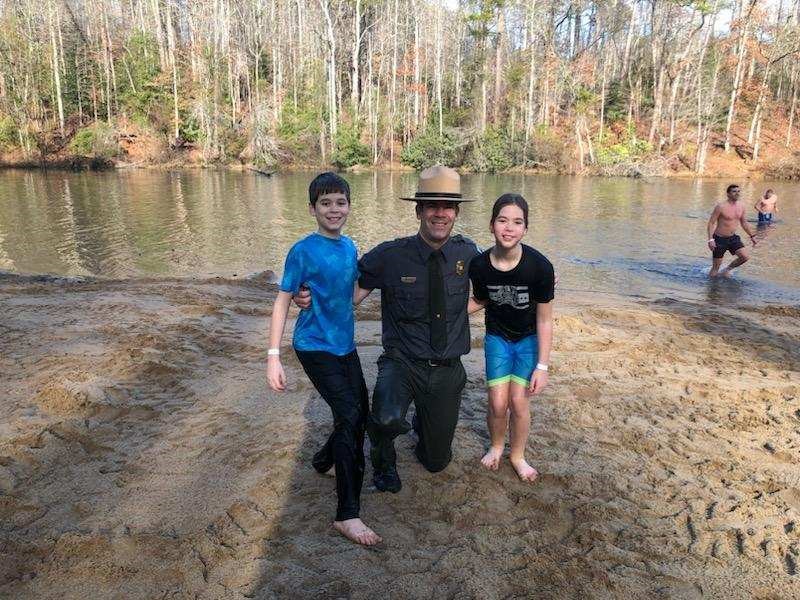 SC_State_Parks's tweet image. Ranger Dan Neary &amp;amp; his kids participated in the Polar Plunge at Paris Mountain State Park on Jan. 1 to help raise funds for the Friends of Paris Mountain!  Here's the warm BEFORE &amp;amp; chilly ❄️ AFTER photos!