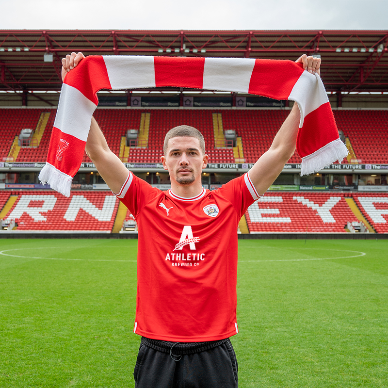 BarnsleyFC's tweet photo. 🤝 Welcome to Oakwell, @maxwatters!
