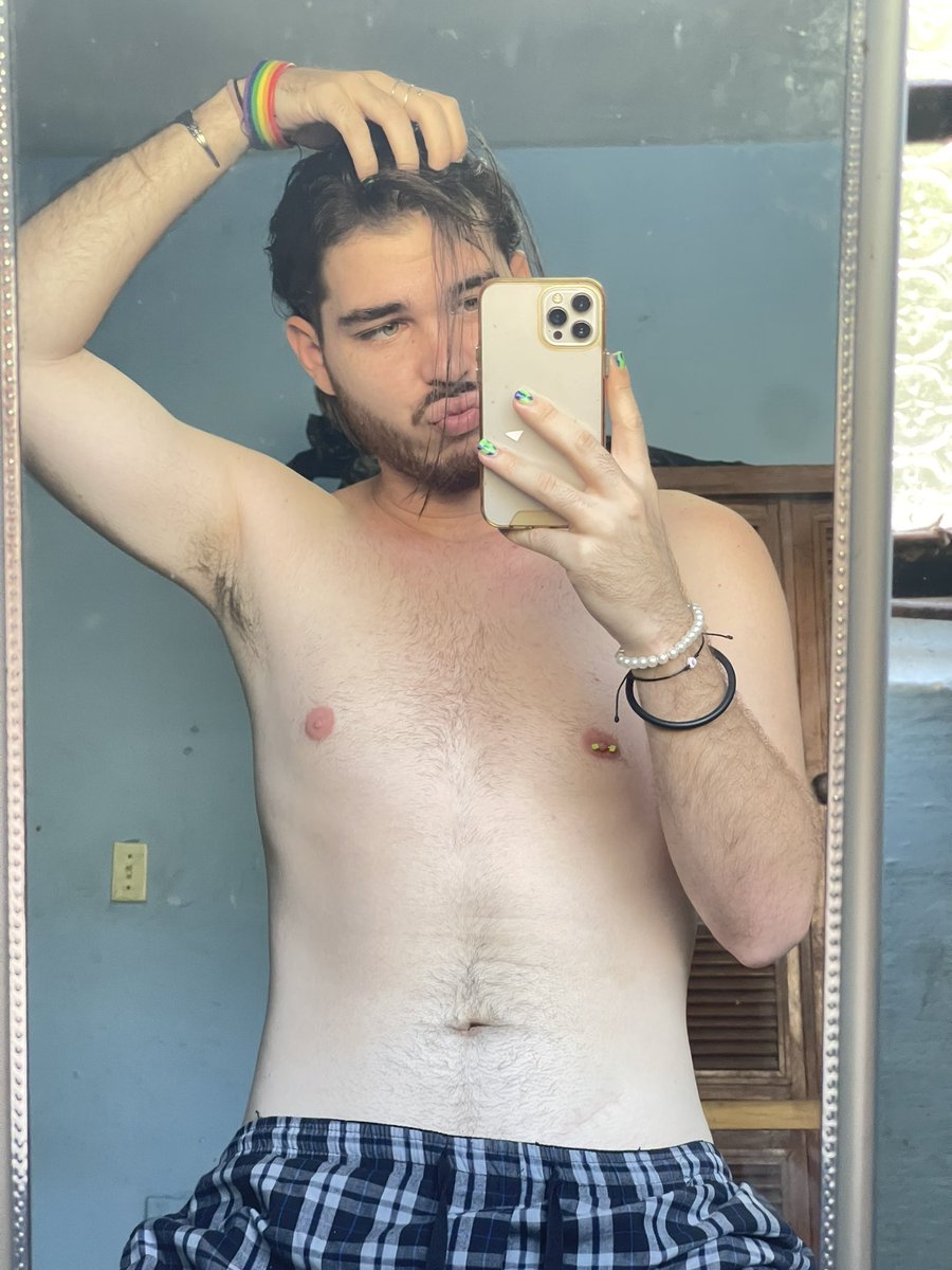 It’s ok to be somewhere in between <3
Pd: not me catfishing bisexual pride quotes 🤣