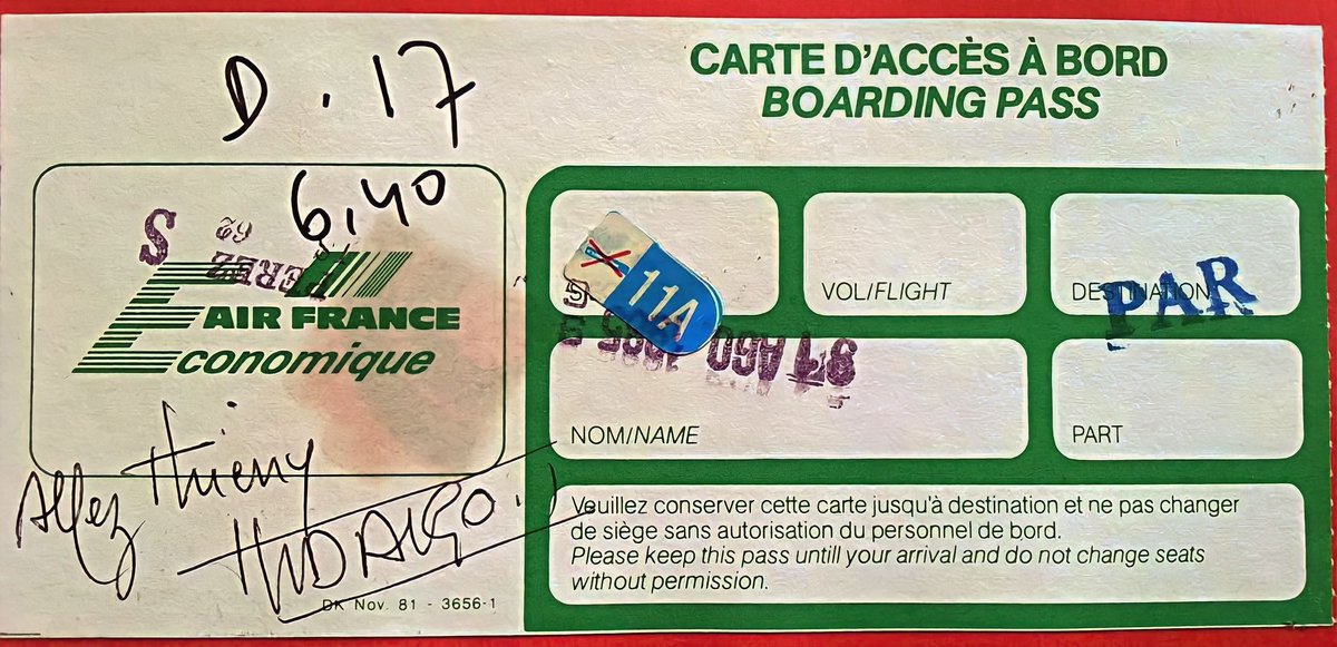 Godot_Thierry's tweet image. #michelhidalgo
dédicace de Michel Hidalgo à l&apos;escale de Houston,TX
sur le vol Paris-Mexico du 31/08/1985, il était accompagné de Luis Fernandez