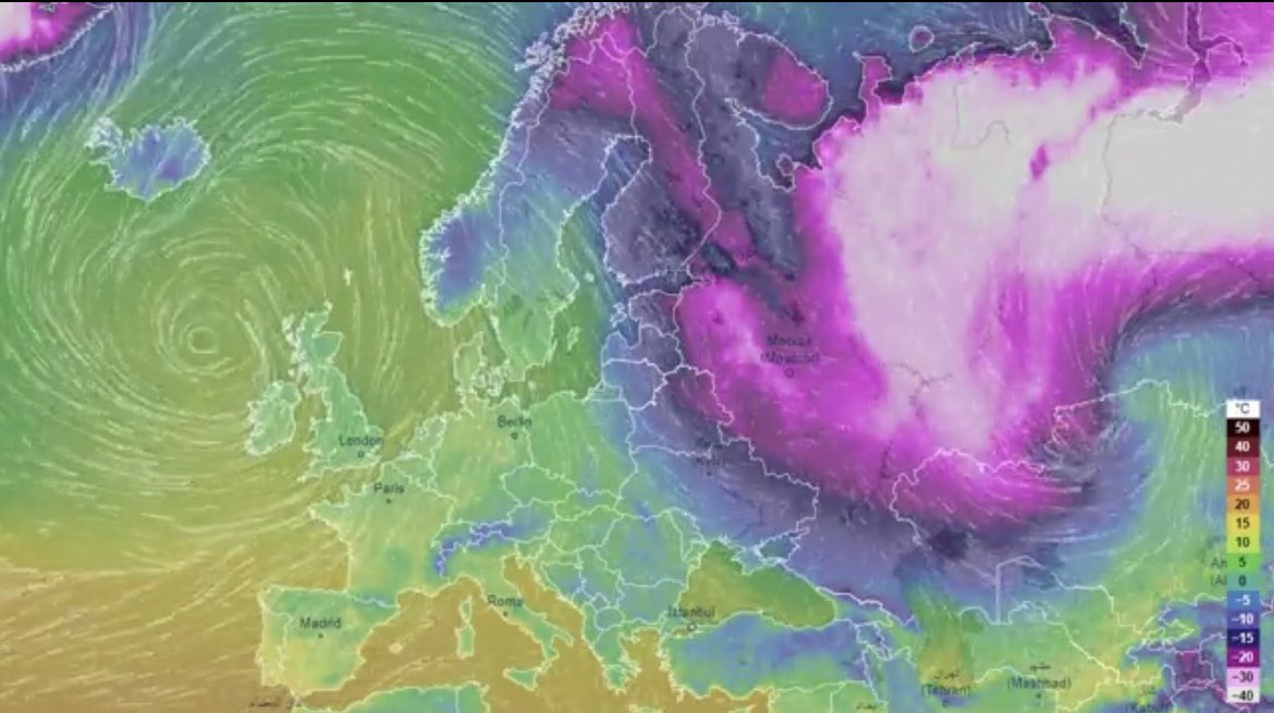 CorenzSN's tweet image. Putins Propagandaapparat die letzten 9 Monate: "Europa wird im Winter erfrieren!" 

Das Wetter: "Schon mal was von Karma gehört?"