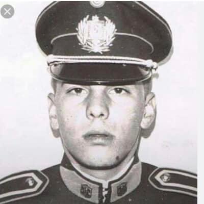 Robert_Paul9001's tweet photo. Hoy falleció su mamá. Una familia herida de por vida por los tupamaros que hoy además, cobran suculentos sueldos del estado. @MLN_Tupamaros @MPP609 @Cabildo_UY https://t.co/JDjA5rxACL