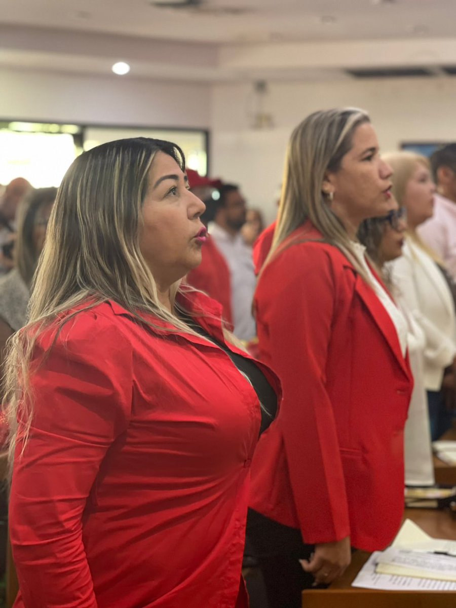 GobBoliv_Bnas's tweet photo. #Hoy es juramentada nueva directiva del Consejo Legislativo del estado  #Barinas.

¡Trabajo y más trabajo en este 2023!

#PsuvBarinas 
#AñoLegislativo2023 https://t.co/mUSzM2pNyZ