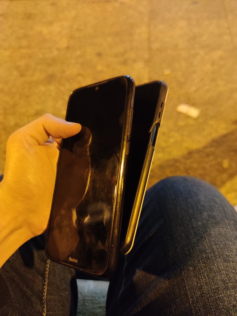Han caido dos móviles este año en las Cabalgatas, día profit jaja #CabalgataDeReyes