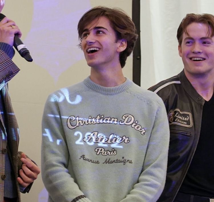 comfortbash's tweet image. 