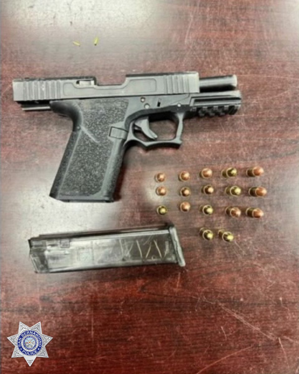 SanBernardinoPD's tweet photo. VEHICLE PURSUIT
Officers attempted to stop a vehicle in the area of 'H' and 6th streets. The driver failed to yield, and a short pursuit ensued.
#StandardOfExcellence #Communityfirst #GettingAfterIt #SanBernardino #SBPD #StandingWatch #JoinSBPD #ProactivePoliceWork @SBPD_CHIEF https://t.co/2goYbV7RIU