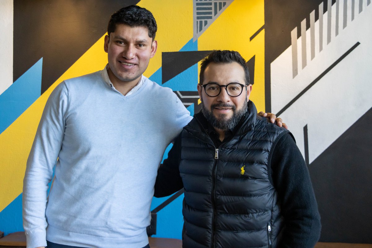 gilbertosauzamx's tweet photo. #FOVA es un #emprendimiento familiar de carpintería que encabeza #AarónFlores.
Para fortalecer este negocio familiar acordamos estructurar su estrategia #comercial y de ventas, así como dar seguimiento a sus temas más relevantes. https://t.co/Q7xR8MdT4c