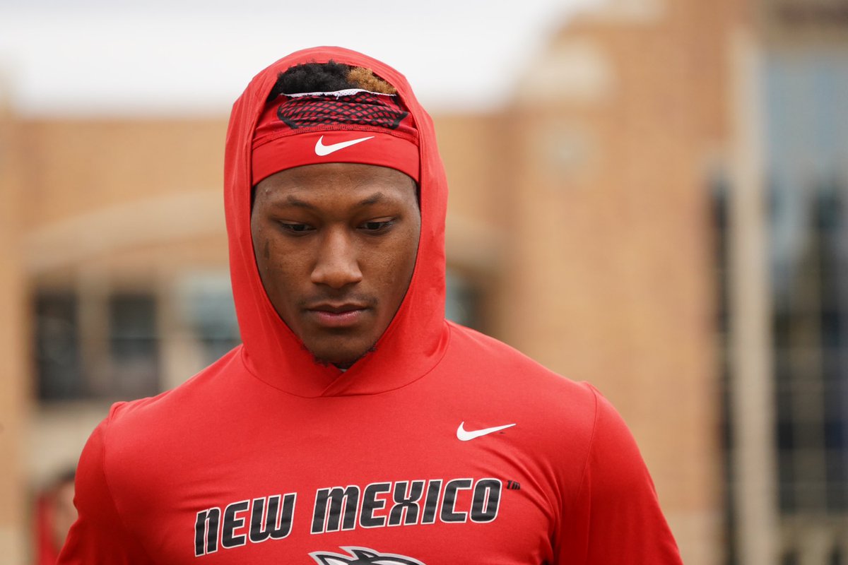 T Hall🎒 tweet media