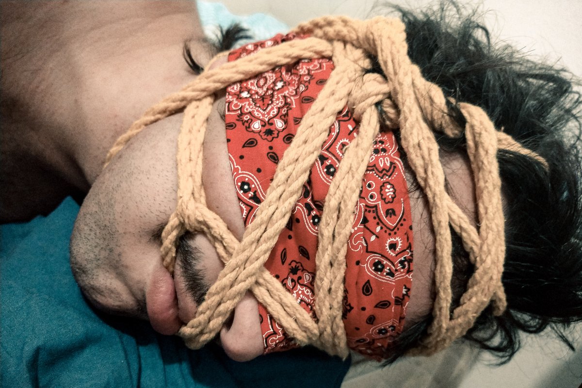 slvbenji's tweet photo. First experience with face Shibari. It was awesome. My Master did a great job, as always. Thanks, @n3rdk1nky 🖤 https://t.co/DxgOGDoI9N