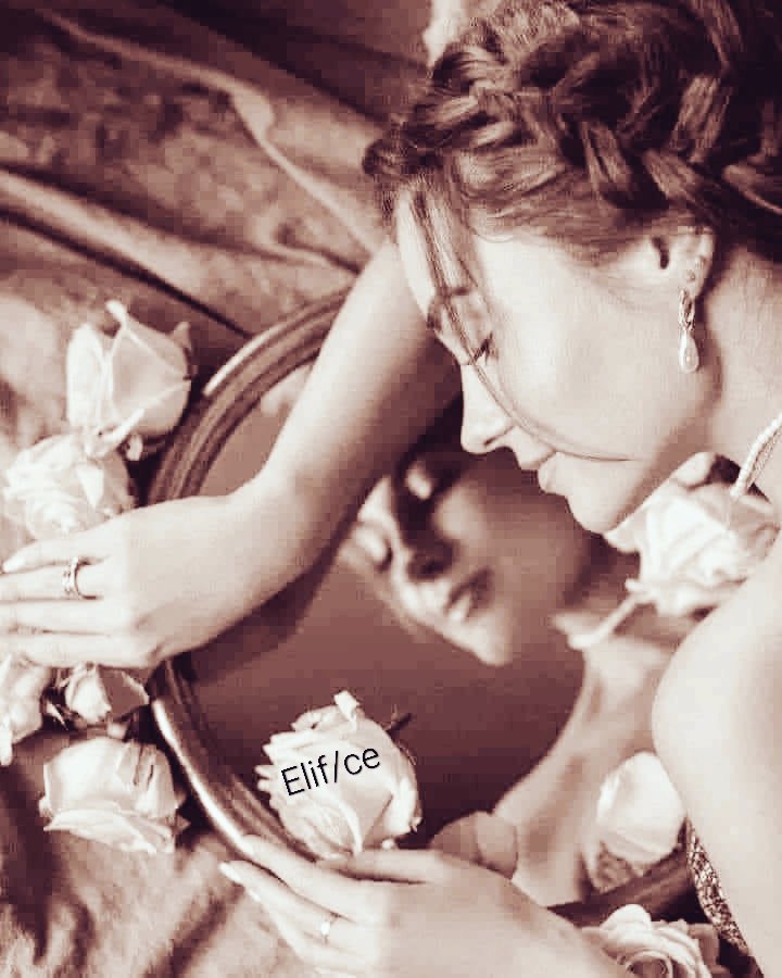 #GeceyeNotum

Anın değerini bilemiyoruz,

________"Hatıra" 
               olana kadar...

....

#geceye
#Aşkile