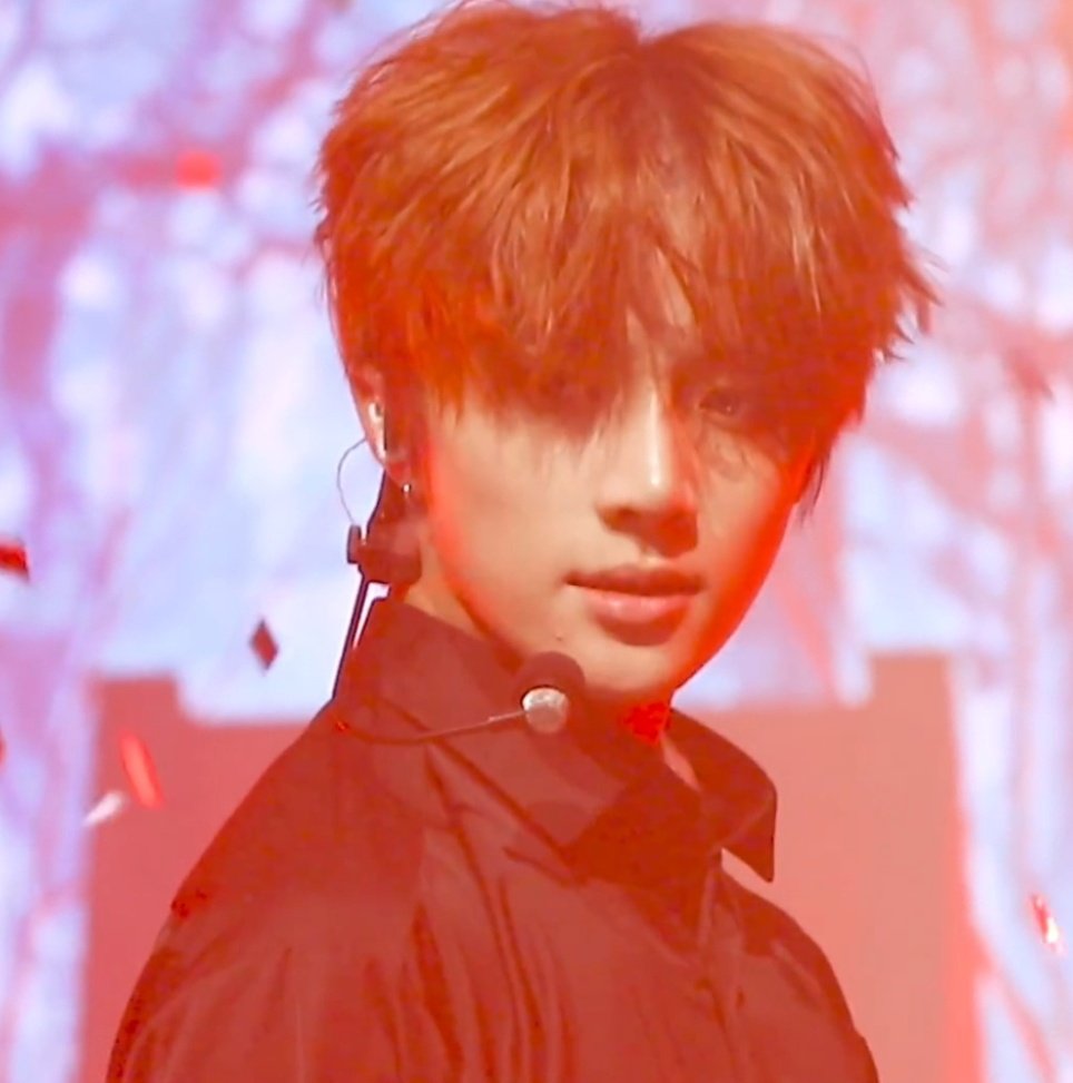 CBGROCK's tweet photo. beomgyu's stage presence is crazy https://t.co/dcH3lLJPZ1