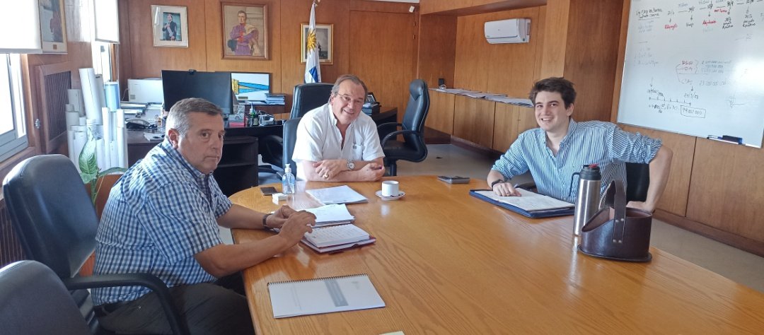 Gracias al Ministro <a href="/JLFalero/">José Luis Falero</a> por recibirme hoy!

Estamos trabajando en obras para Montevideo.