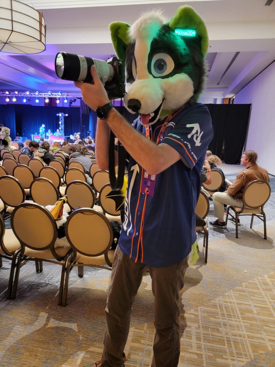 AtomiKRC2's tweet photo. Beware of the working woof! Already miss everyone from @PaintedDesertFC, but can't wait to get to work on all the photos of all you cuties :3 https://t.co/b7zGNFxwTT