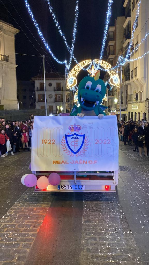 SelectosRJaenFS's tweet photo. El @RealJaenCF en la cabalgata de #ReyesMagos de #Jaén
13 de agosto 1922 - 2022 💯
#SentimientoCentenario #RealJaénCFSAD #RealJaénCF #RealJaén #HalaJaén https://t.co/g8ZLBob8DB