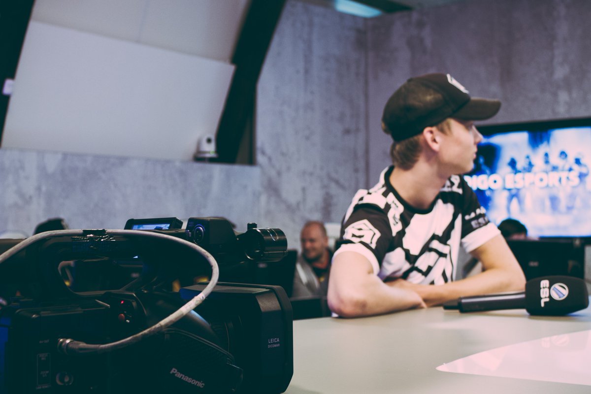 𝕄𝕒𝕖𝕤𝕥𝕣𝕠 𝕚𝕤 𝕓𝕒𝕔𝕜. 🚀
We are more than ready to globally represent 🇳🇱 esports. Our goal is to develop and support talent into becoming prize-winning professionals.

With that being said, we are looking to expand our staff team in order to achieve our ambitions. 📈

1/2