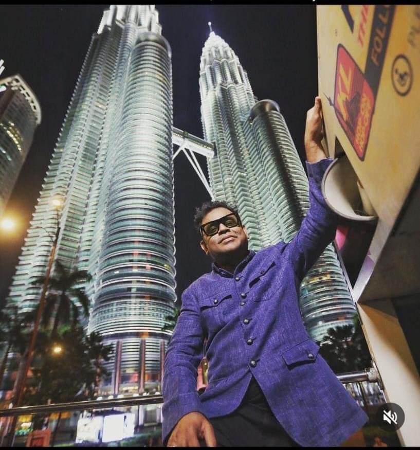 ClifftonFdo's tweet photo. Happy birthday to you my Redeemer @arrahman 🎂💕 https://t.co/BALhPnOdcm