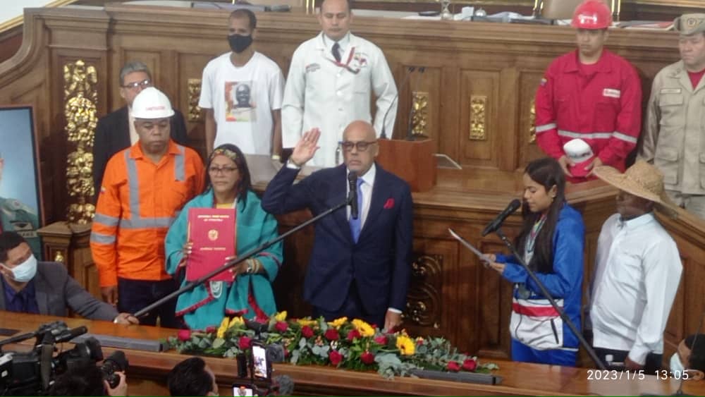 AIDELYSOYON's tweet photo. Expreso mis sinceras felicitaciones a la nueva Junta Directiva de la Asamblea Nacional deseando victorias en este Periodo 2023-2024 
Presidente: Jorge Rodríguez 
1er Vicepresidente: Pedro Infante
2 da Vicepresidenta: América Pérez 
@PartidoPSUV
@PsuvAragua_ofic Venceremos! 🚩🇻🇪 https://t.co/h9ORoMRUob