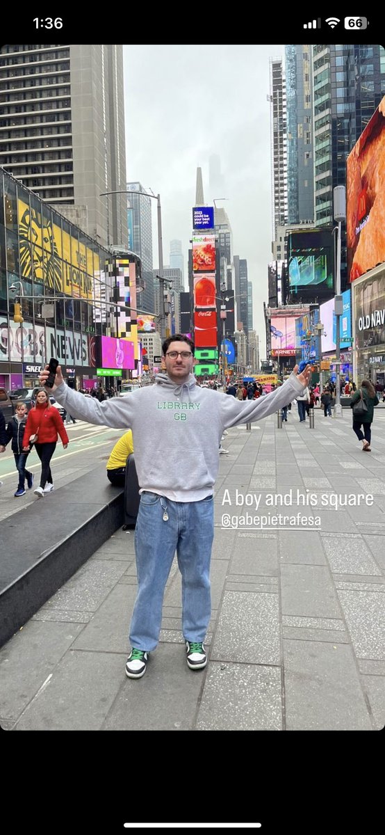 📸 | Gabe in Times Square!

(via ig: youngcultureny)
