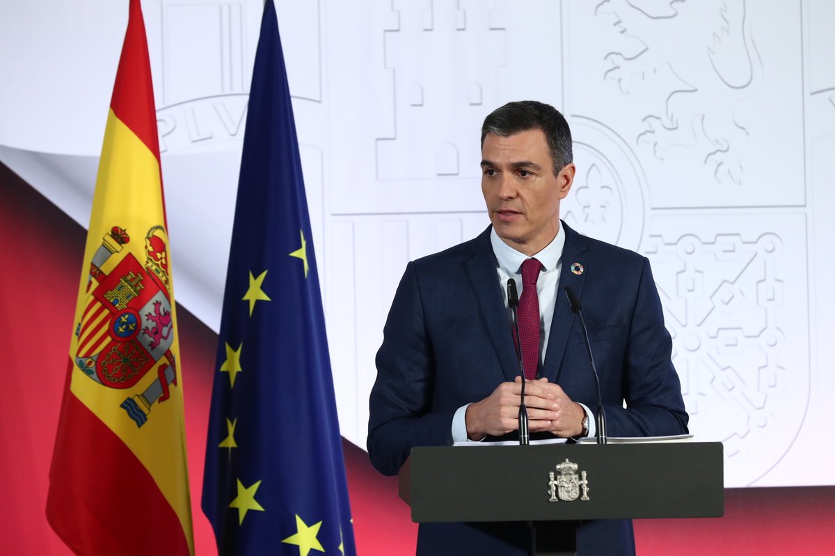 Sánchez es compromet a seguir enviant material militar a Ucraïna i continuar instruint les seves forces armades
naciodigital.cat/noticia/205332…
