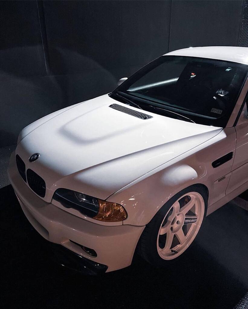 LoweredLife's tweet photo. White on white is always a classic! Im a huge fan of keeping things simple and classy, which is why I can appreciate this build. Nice work, dude!

📸 @3boudie
#loweredlifestyle #livelow
.
.
.
#bmw #bimmer #e46 #m3 #e46m3 #stance #volk #volkwheels #vol… https://t.co/XAGLUAOKyj https://t.co/zOdL24ZxpO