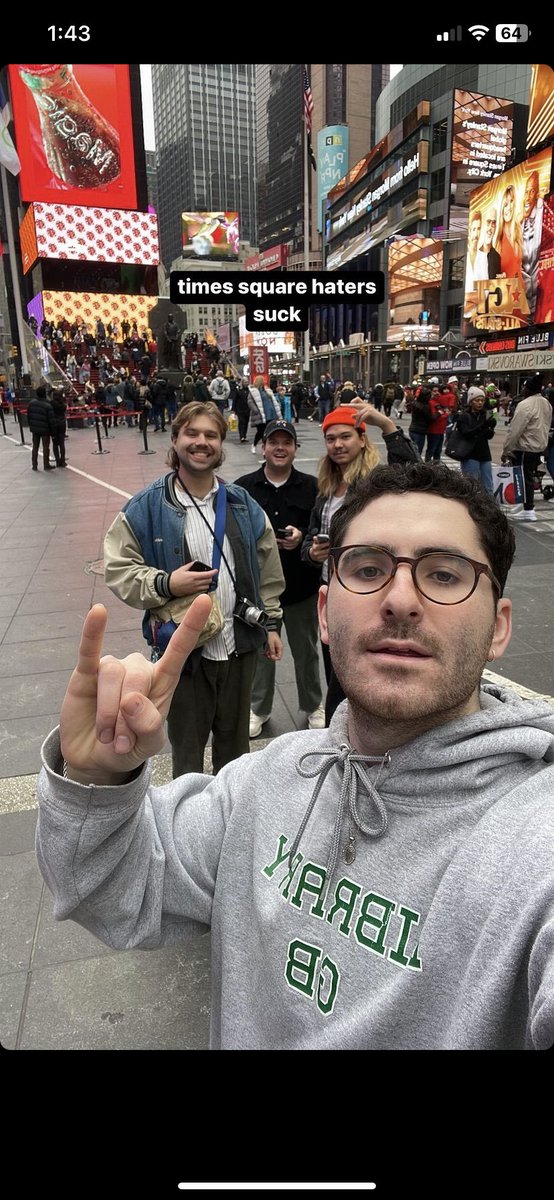 📸 | “times square haters suck”

(via ig: gabepietrafesa)