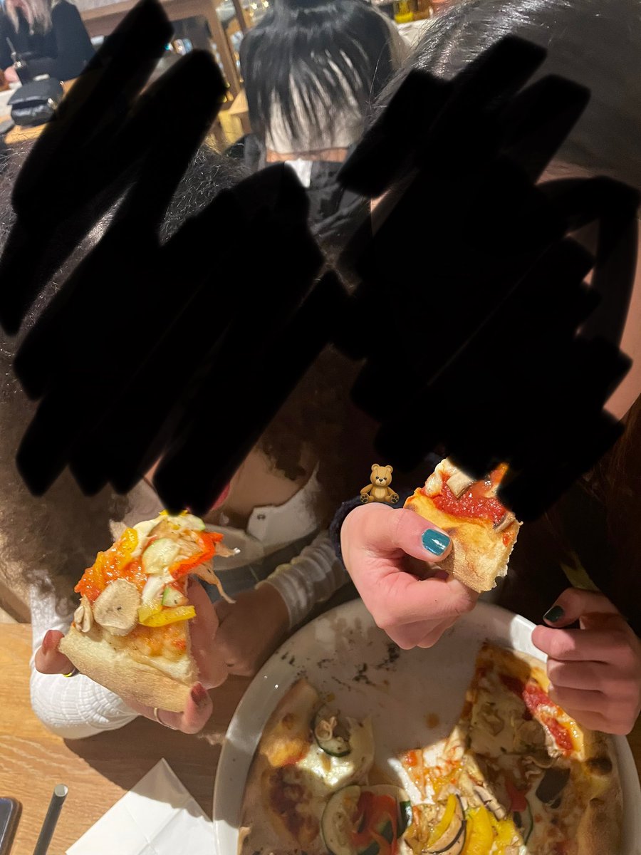 coffeelovertje's tweet photo. Vandaag voor het eerst vapiano met vrienden zo lekker gesmikkeld.
De karaoke bij westfield is echt een aanrader 🫶🫶 https://t.co/LpAtuYGmxI
