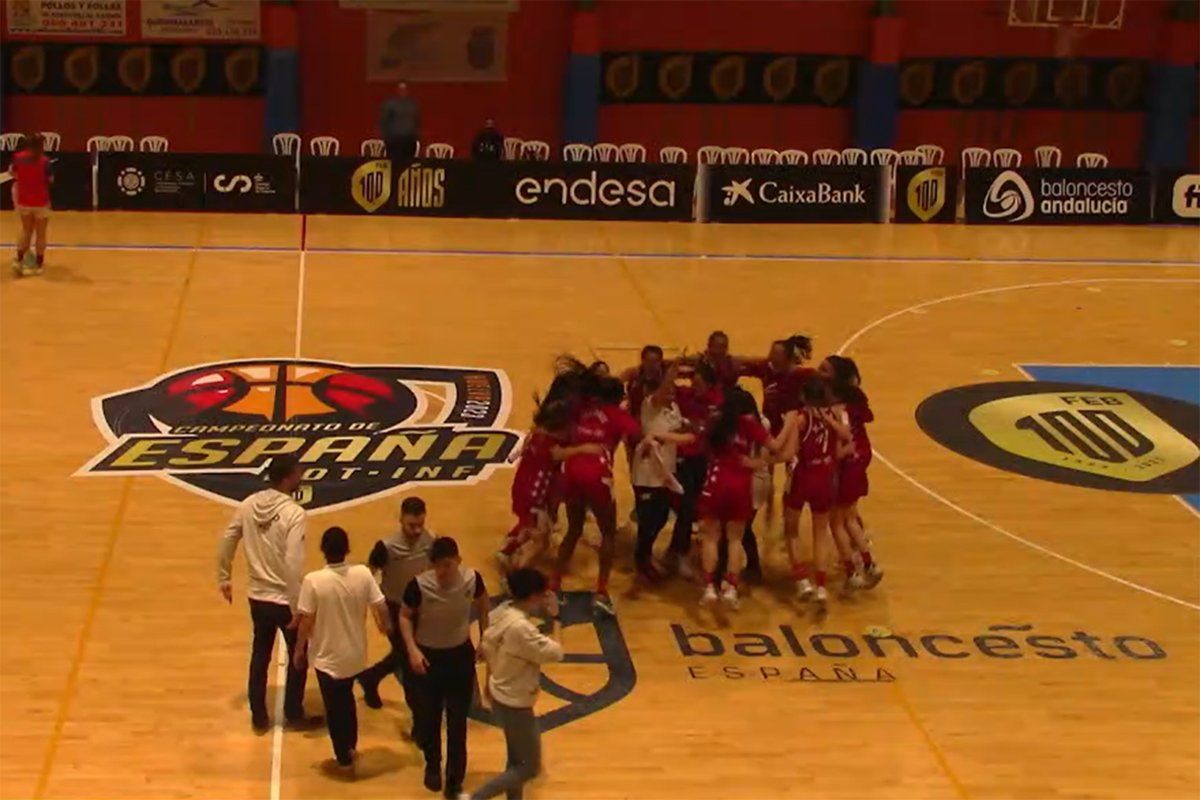 FBMadrid's tweet photo. ¡¡A semifinales!! La selección cadete femenina vence a @fbcv_es por 43-73 y se mete en la lucha por las medallas del #KDTINF2023

Julia Marchena 16 valoración 
Olivia Álvarez 15 puntos
Beatriz Pérez 10 rebotes
Estadísticas aquí: https://t.co/qsQLawhUXB https://t.co/iOfxvGLetq