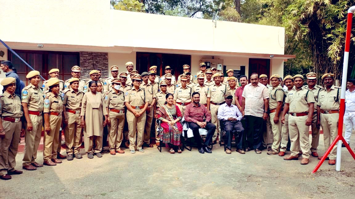 SVSifs's tweet photo. Thanks to Forest dept -executive and ministerial staff for the new year wishes. Let’s each one of us take an initiative for betterment of forest and people #beingifs https://t.co/jHODC4aZ4r