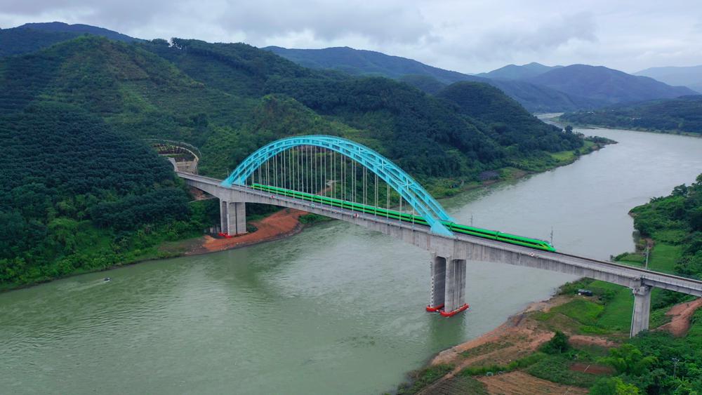 PDChina's tweet photo. Since its launch in December 2021, the #China-#Laos #Railway had handled over 9 million passenger trips as of Thursday, said the operator. https://t.co/42IQE1113e