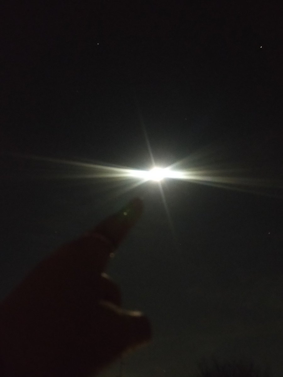 lunapiena017's tweet photo. Eccomi ,ci sono quasi ,arrivo ,aspettatemi ..
Aspettatemi ... https://t.co/AXMOAjgvWi