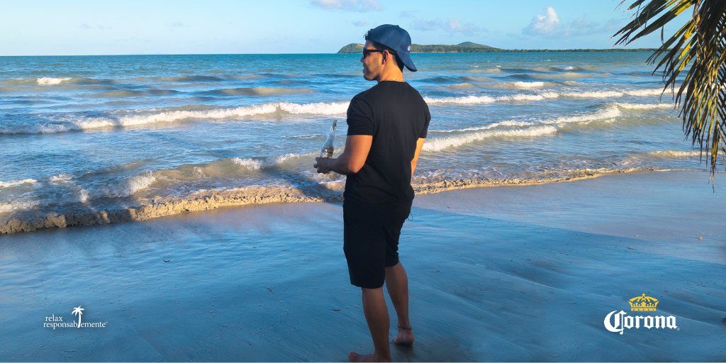 CoronaPR's tweet photo. Nada mejor que la sensación de las olas en tus pies y la Corona bien fría en tus manos.

#ThisIsLiving #RelaxResponsablemente #CoronaPR #Relax https://t.co/6Hh8XEZUCQ