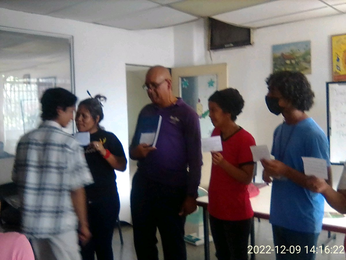 Mppc_Aragua's tweet photo. #9dic #GestiónCulturalEnAcción Mediante el uso de diversas estrategias planteadas en su libro "A Leer se Aprende Leyendo" @RodMedinaL de @cenal_ve dictó taller "Mediación de Lectura" a una veintena de mediadores del Libro y la Lectura de distintos municipios del estado #Aragua https://t.co/2NcvlqoH5d