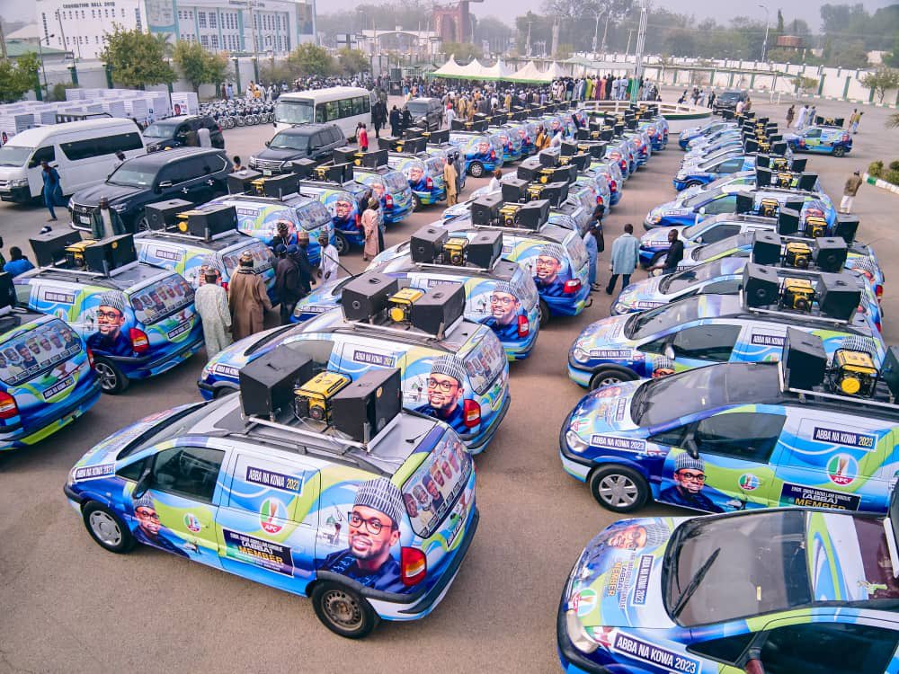 tony1bas's tweet image. This can&apos;t be someone&apos;s hard earned money.