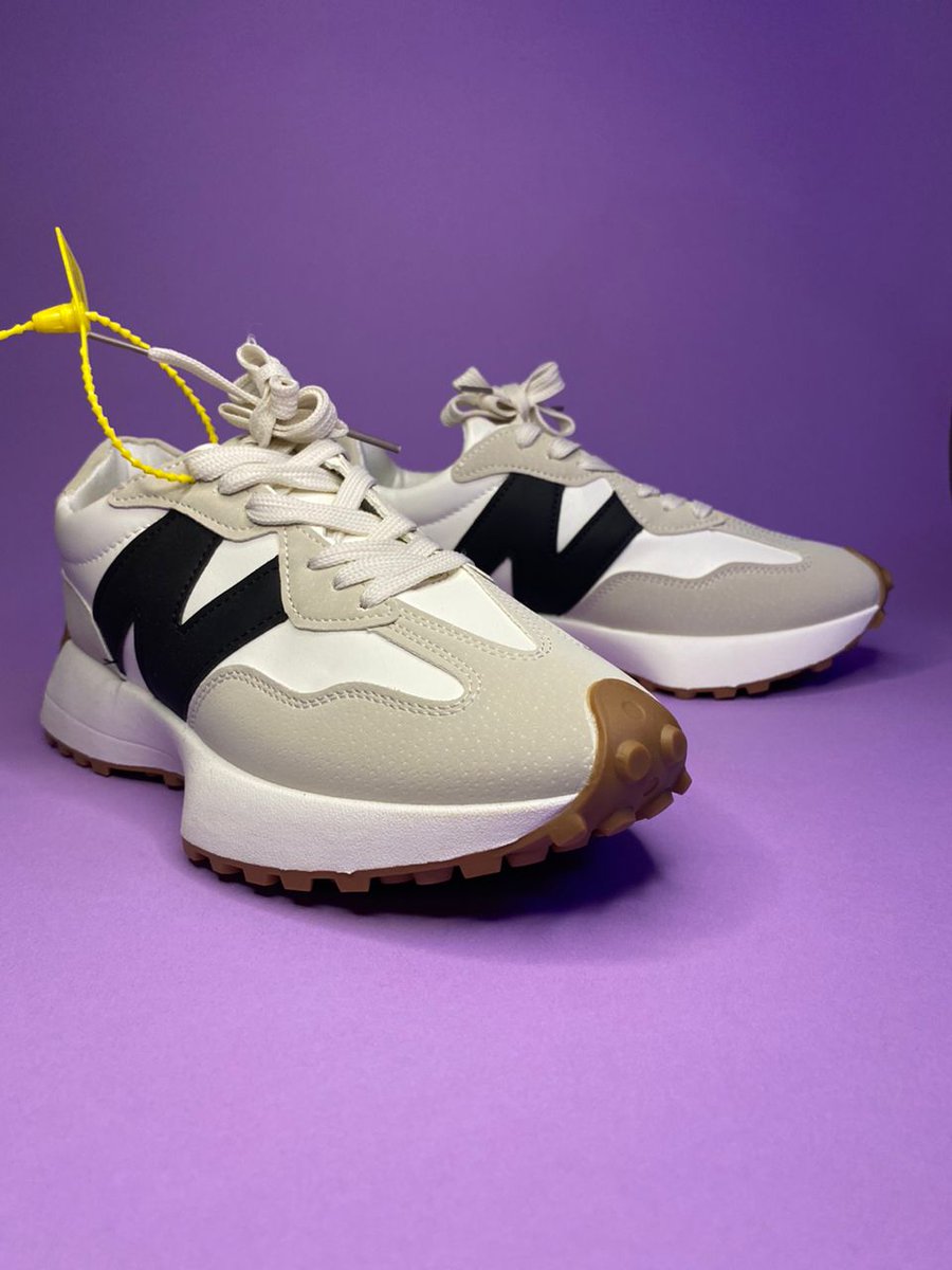 ImaginStore's tweet photo. -بمناسبة السنة الجديدة والبضاعة الجديدة عاملين سحب على جزمة new Balance
🔥🔥🔥🔥🔥🔥🔥🔥🔥🔥🔥🔥🔥🔥 
-اتأكد انك متابع الصفحة..
-لايك و رتويت..
-منشن 2 من الصحابك..
-السحب يوم الاحد الموافق 8/1 موثق ب فيديو..🔥🔥🔥🔥🔥🔥 https://t.co/f6BTJBmXak
